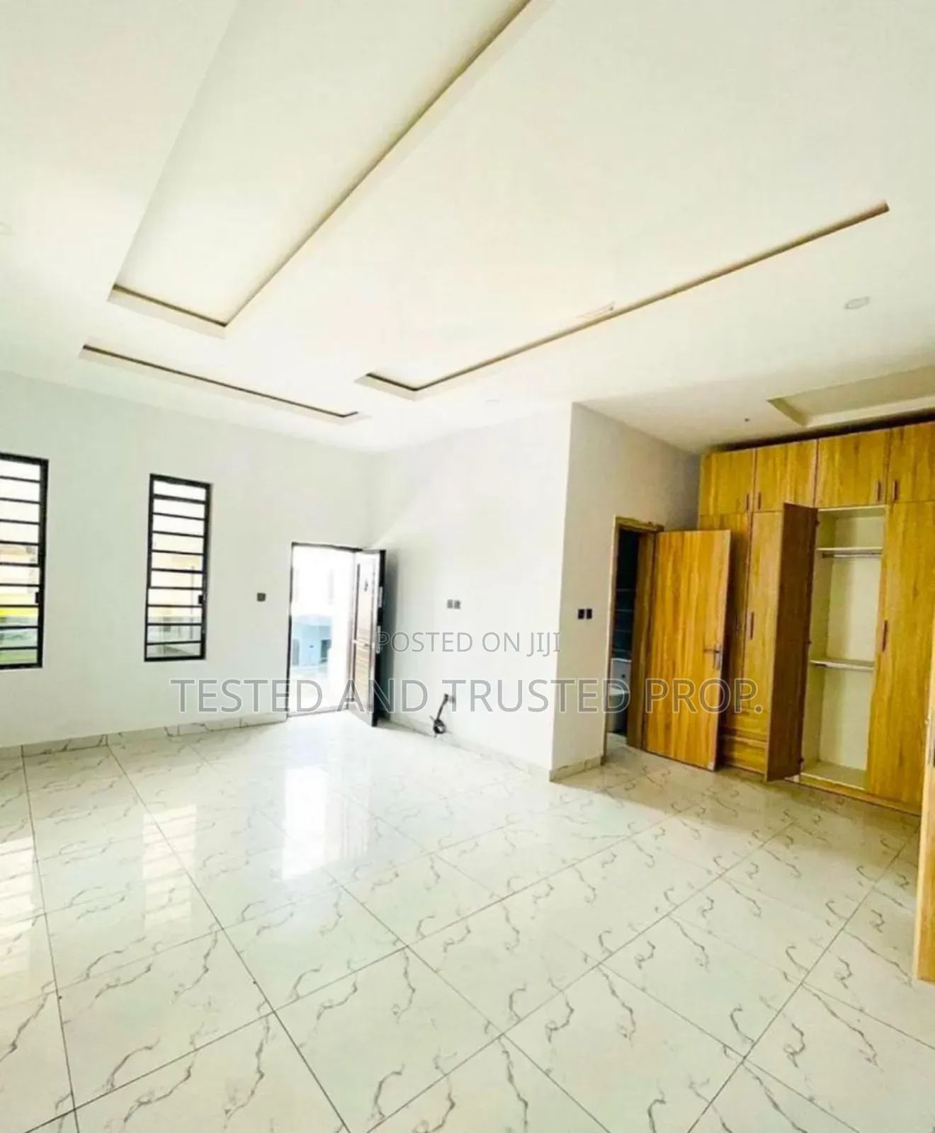 4bdrm Duplex in Orchid Road, Chevron for rent in Chevron