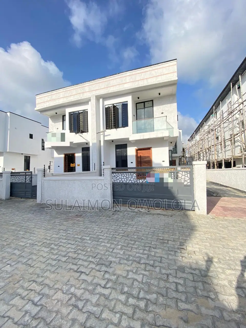 4bdrm Duplex in Ikota for sale in Ikota