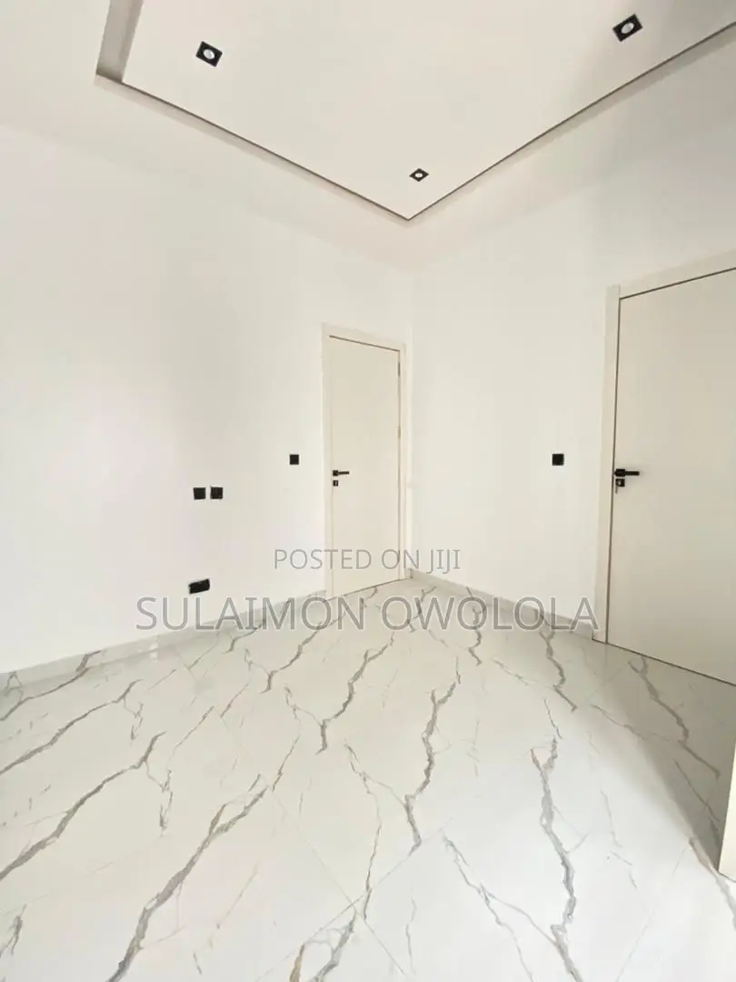 5bdrm Duplex in Lekki County, Ajah for sale in Ajah