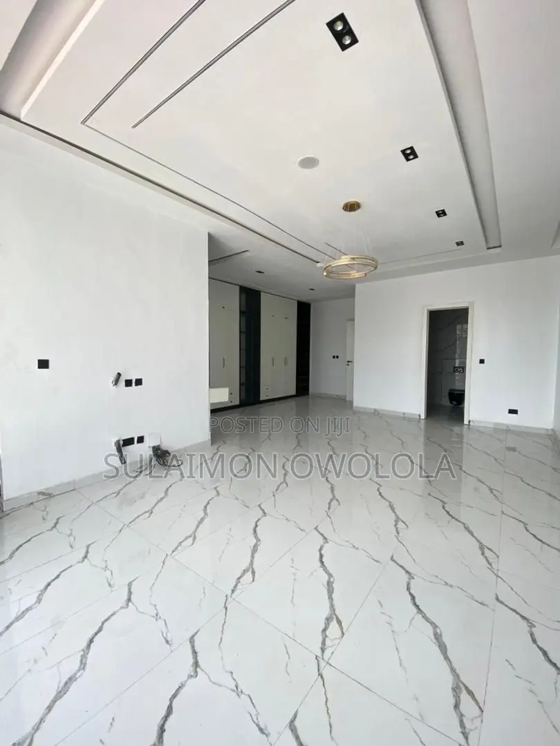 5bdrm Duplex in Lekki County, Ajah for sale in Ajah