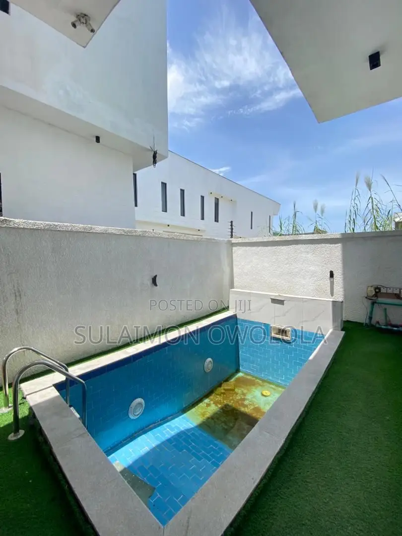 5bdrm Duplex in Lekki County, Ajah for sale in Ajah