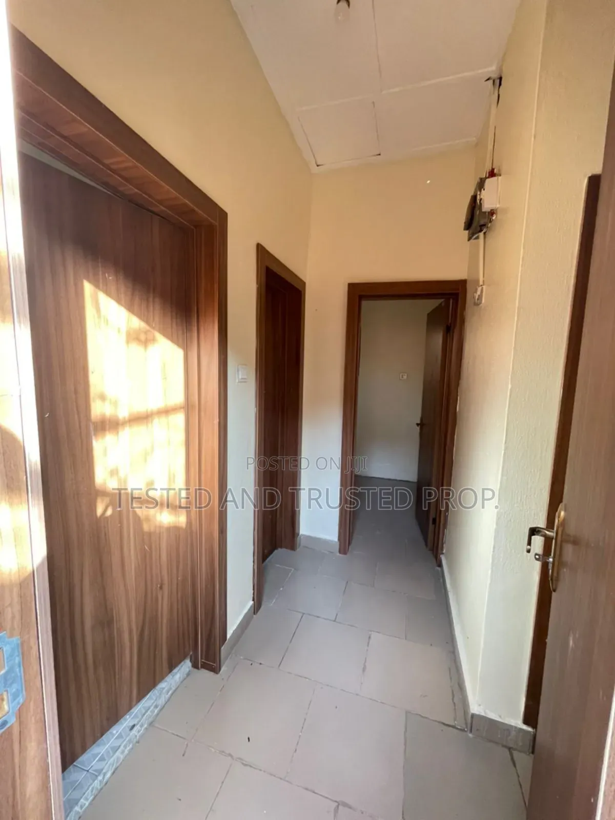 Mini Flat in Ikota Villa for rent in Ikota