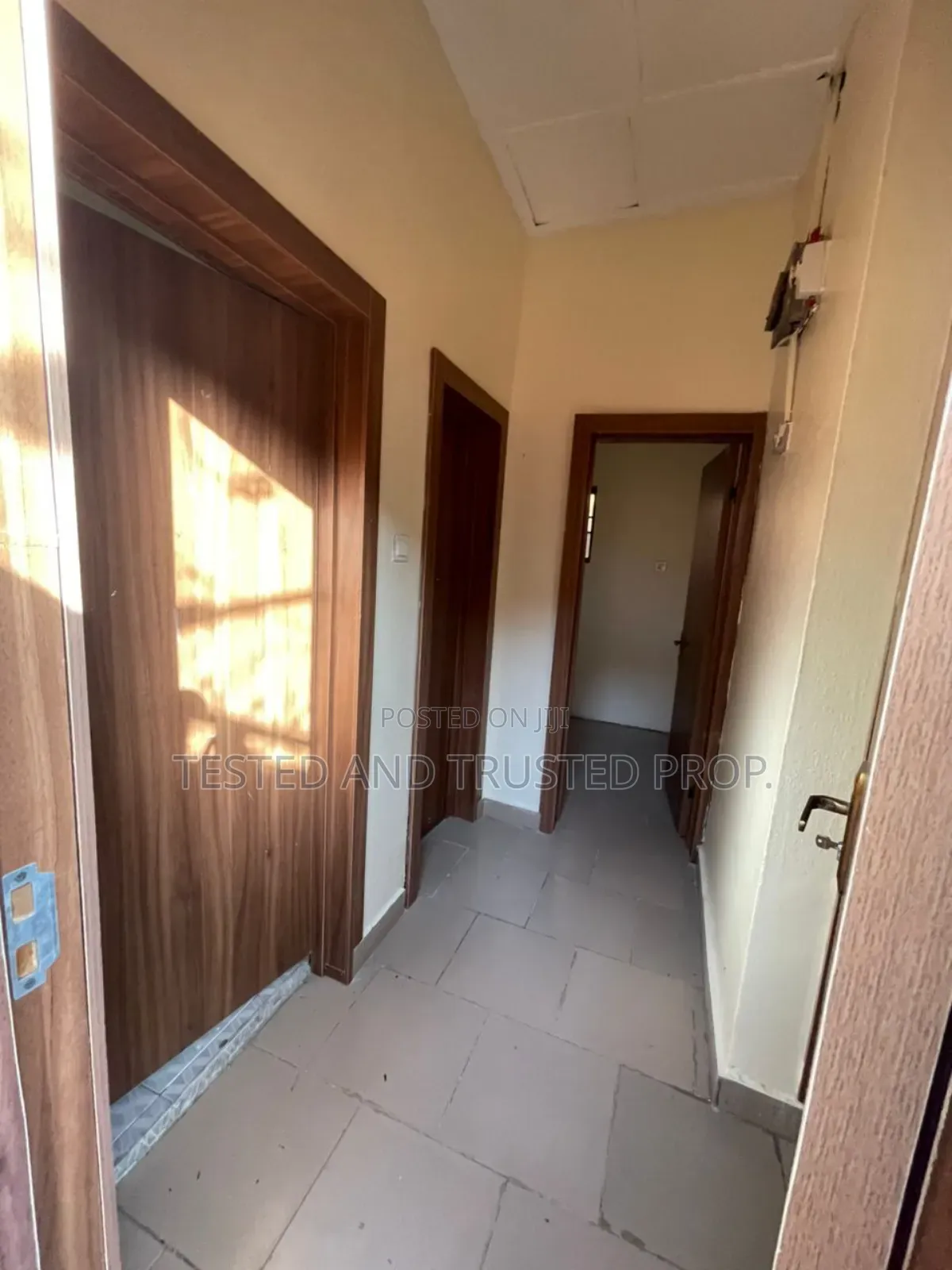 Mini Flat in Ikota Villa for rent in Ikota