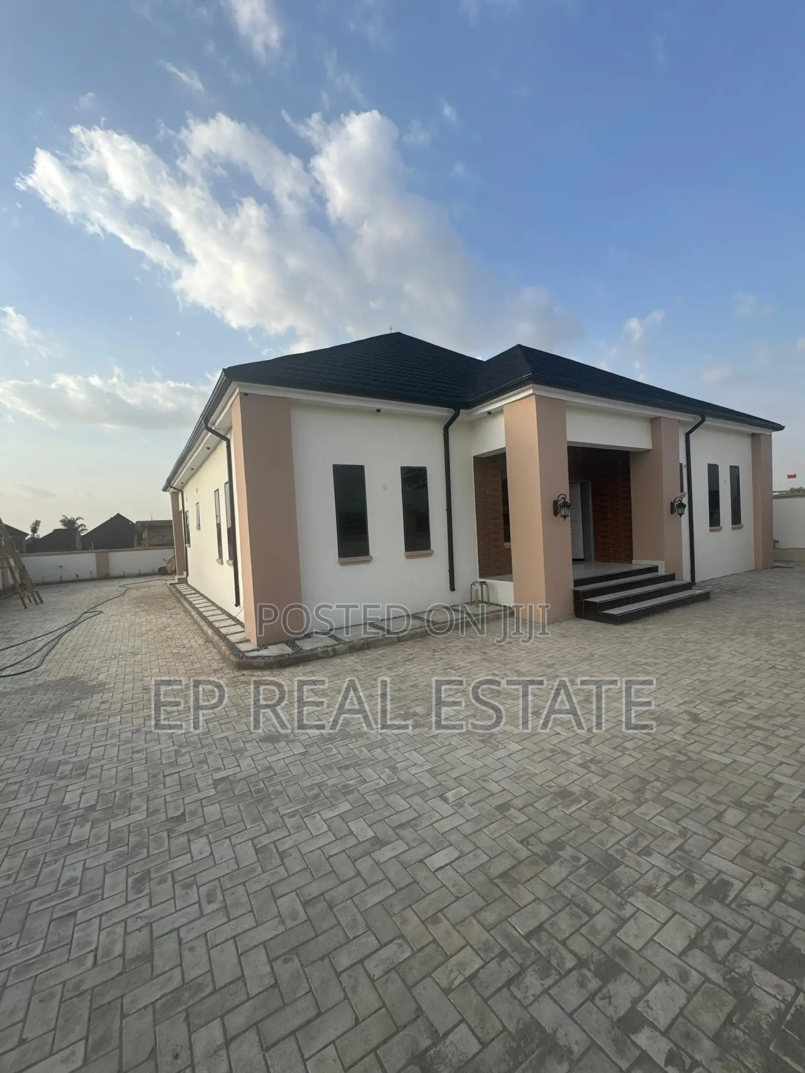 3bdrm Bungalow in Dakwo District for sale in Dakwo District
