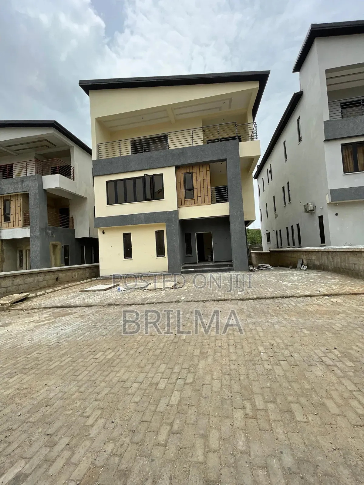6bdrm Duplex in Mabushi for sale in Mabushi