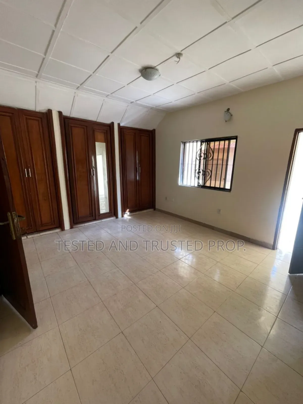 Mini Flat in Ikota Villa for rent in Ikota