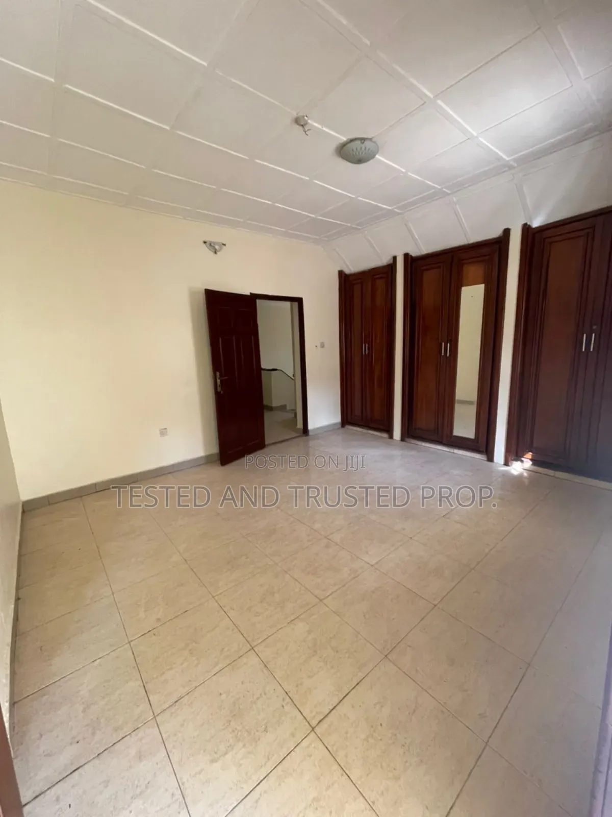 Mini Flat in Ikota Villa for rent in Ikota