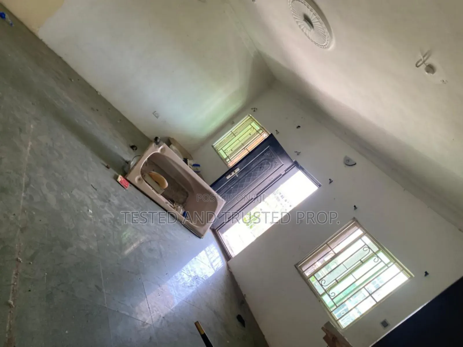 Mini Flat in Ikota Villa for rent in Ikota