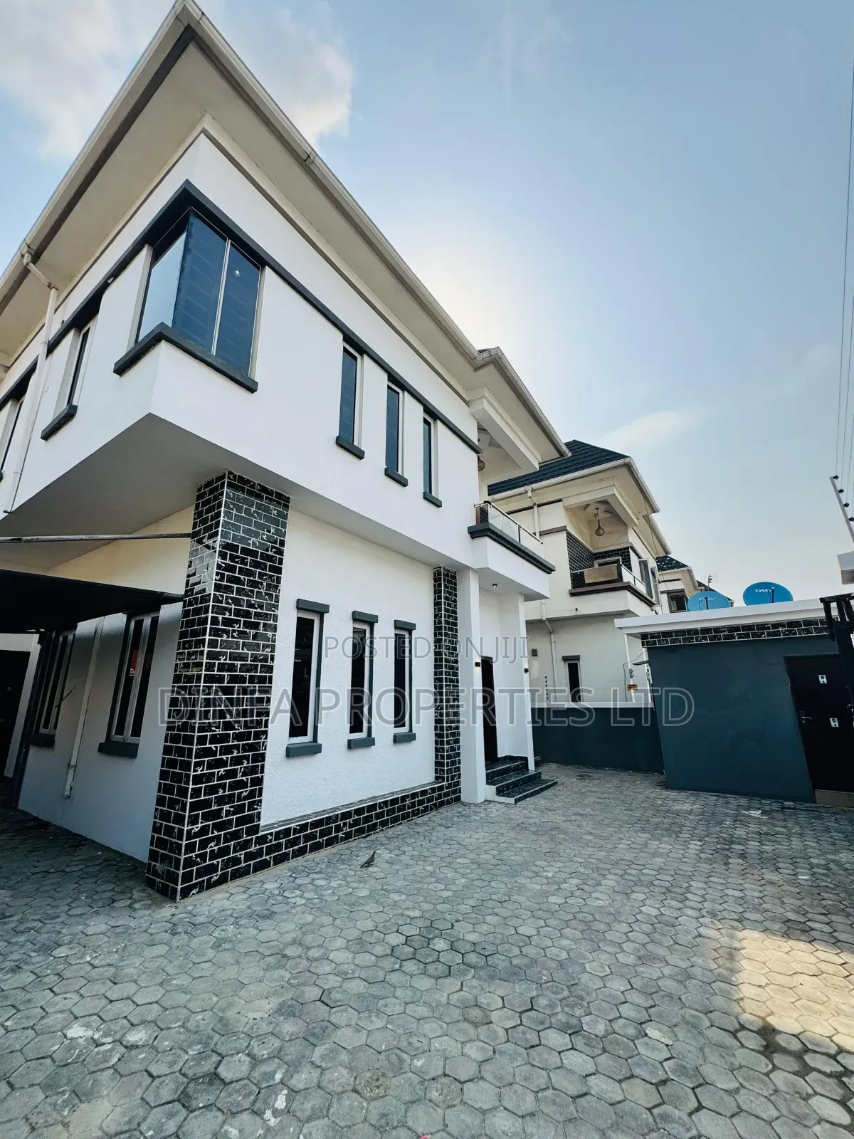 4bdrm Duplex in Thomas Estate for sale in Thomas Estate