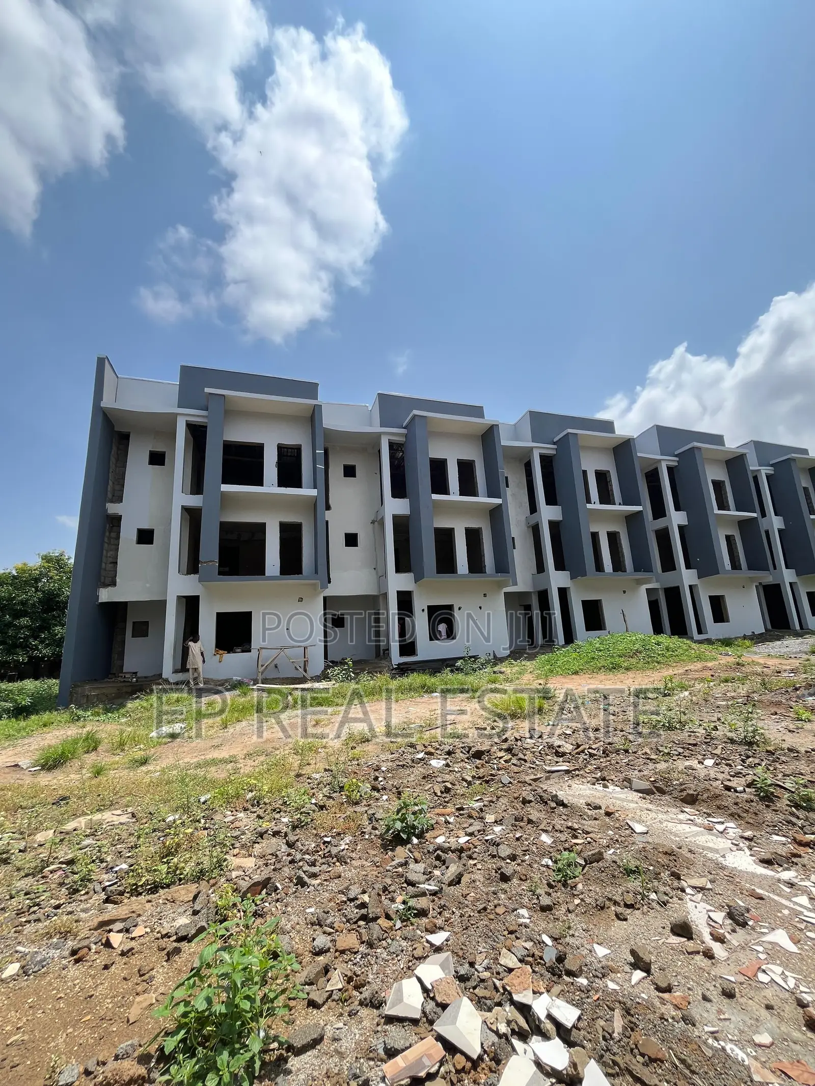 4bdrm House in Apo Resettlement for sale in Apo Resettlement