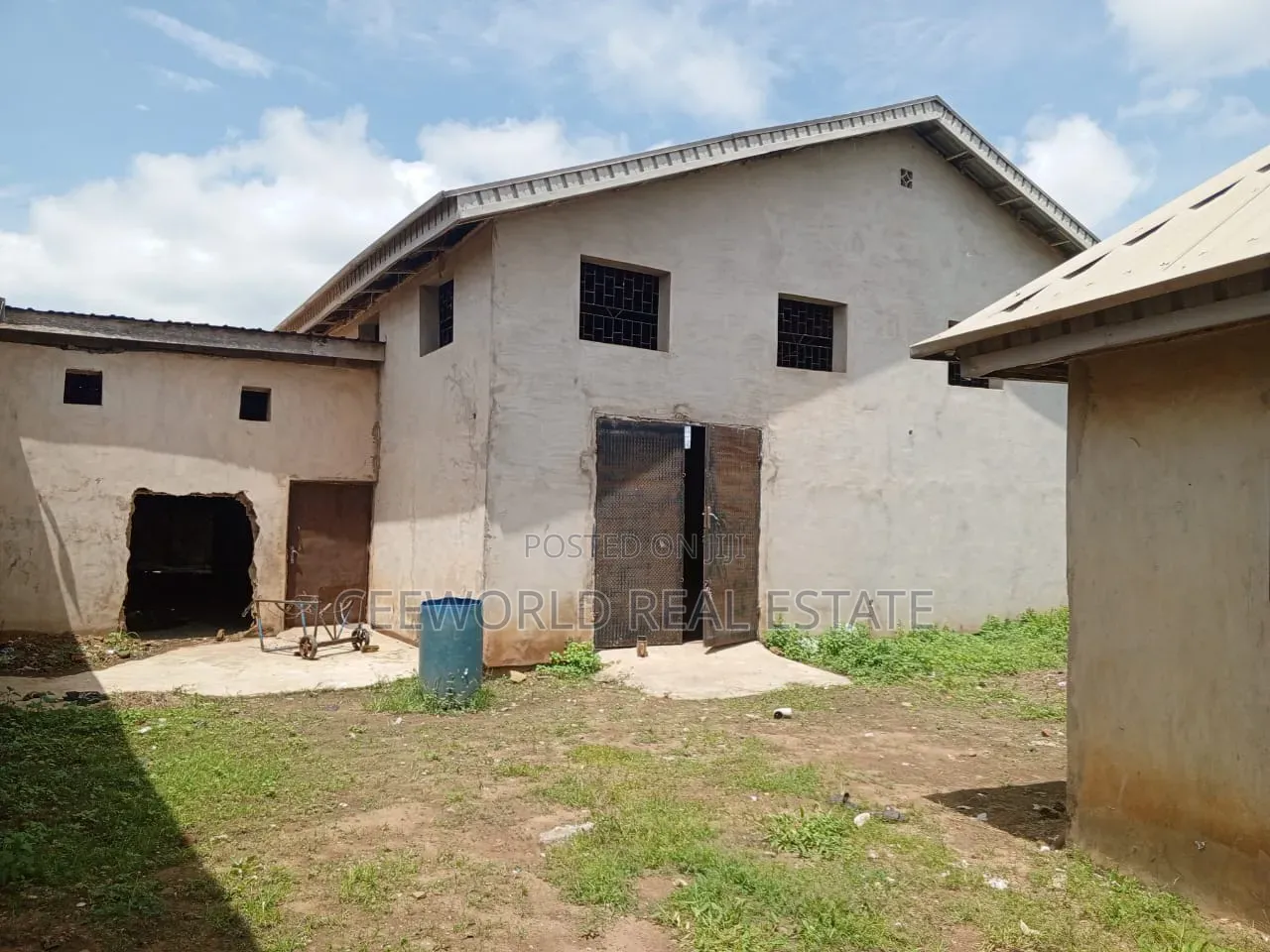 400sqm of Ware House at Bakatari Off Abeokuta Road Off Apata Ibadan in Apata