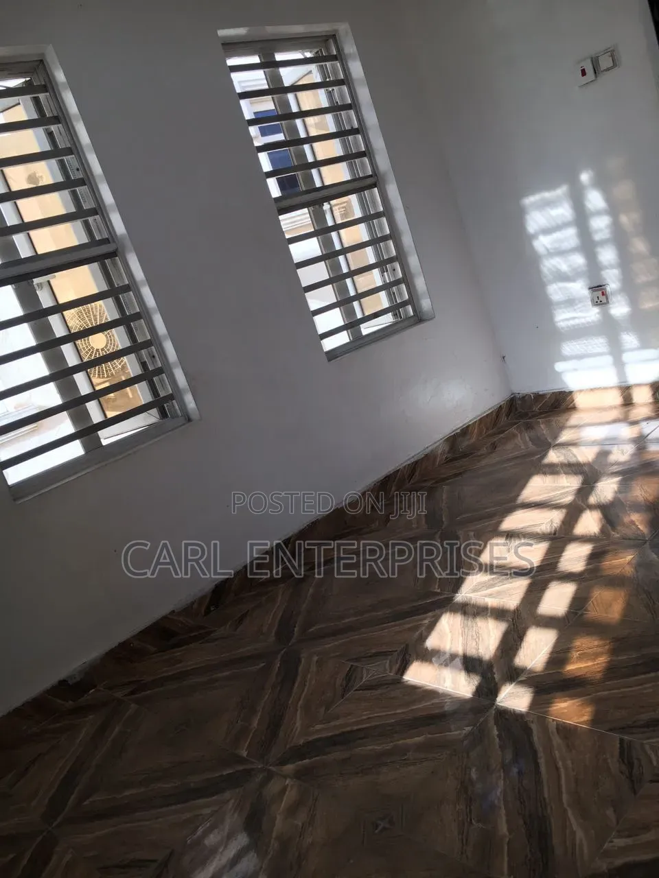 Studio Apartment in Vas Court, Chevron for rent in Chevron