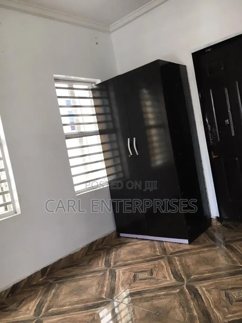 Studio Apartment in Vas Court, Chevron for rent in Chevron