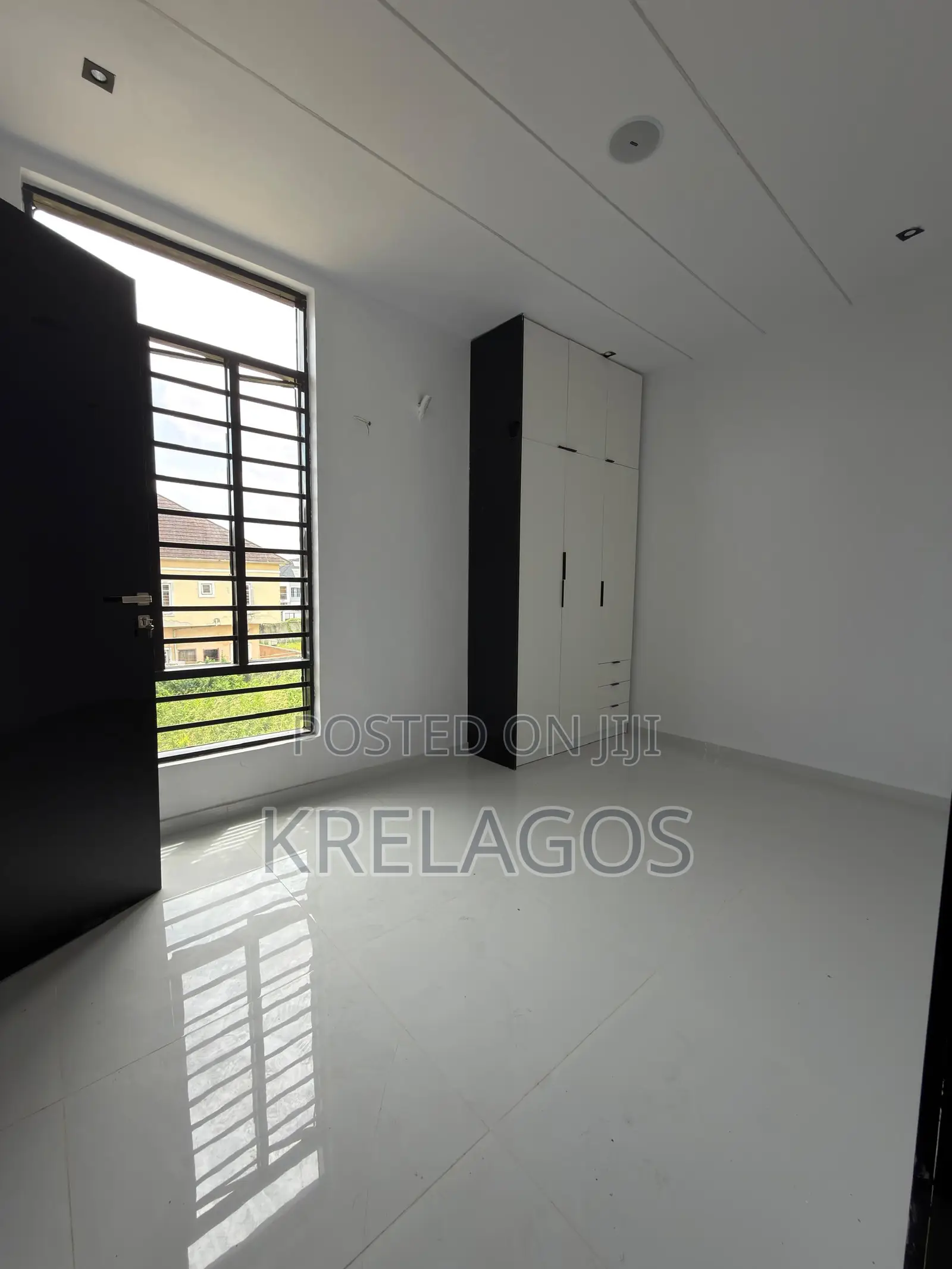 5bdrm Duplex in Ologolo for sale in Ologolo