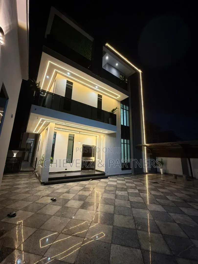 5bdrm Duplex in Zone B for sale in Zone B