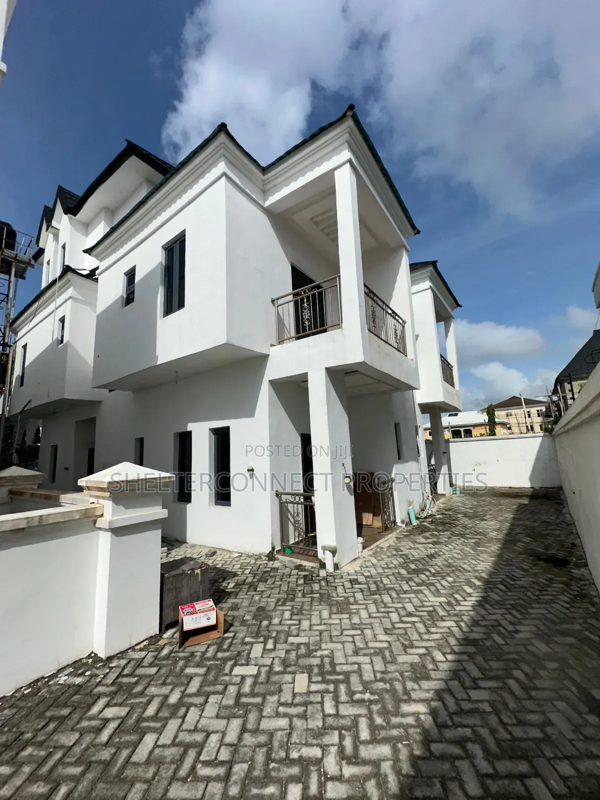 3bdrm Duplex in Lekki Expressway for sale in Lekki Expressway