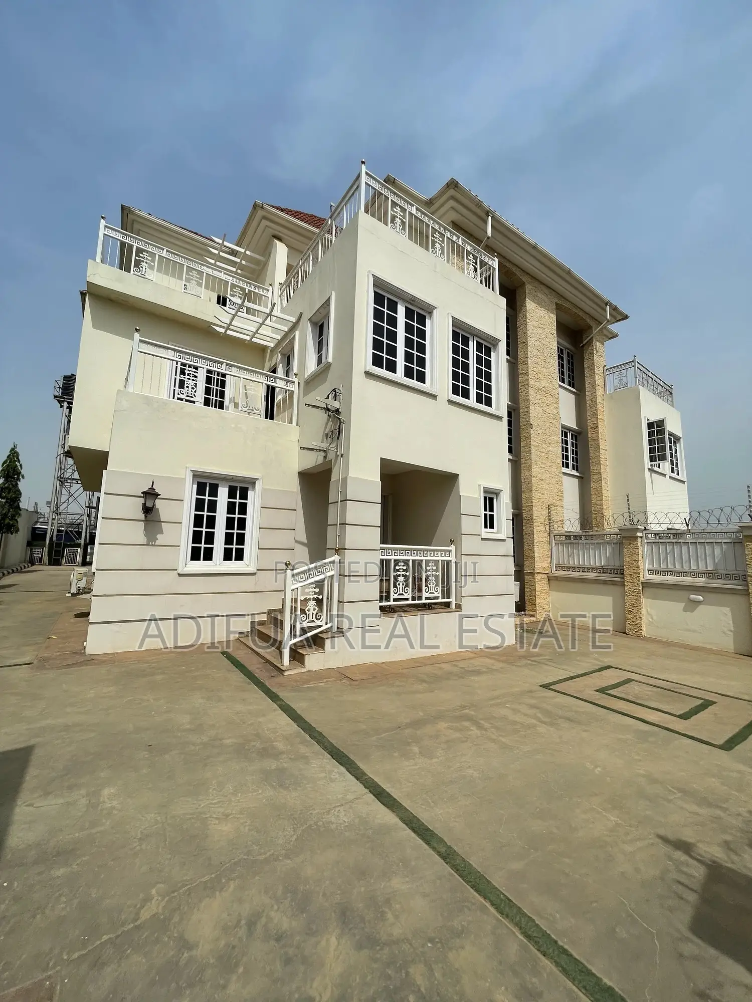 5bdrm Duplex in Wuye for sale in Wuye