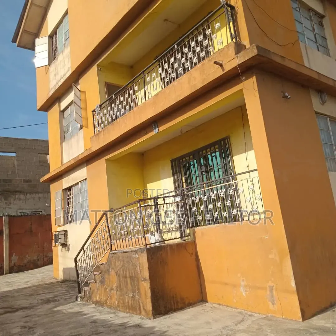 2bdrm Block of Flats in Solomade, Ikorodu Garage for sale in Ikorodu Garage
