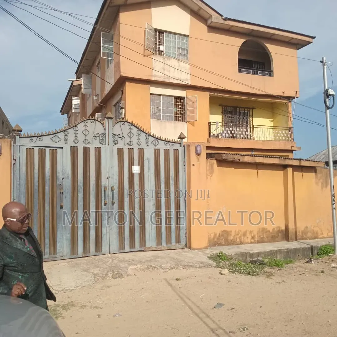 2bdrm Block of Flats in Solomade, Ikorodu Garage for sale in Ikorodu Garage
