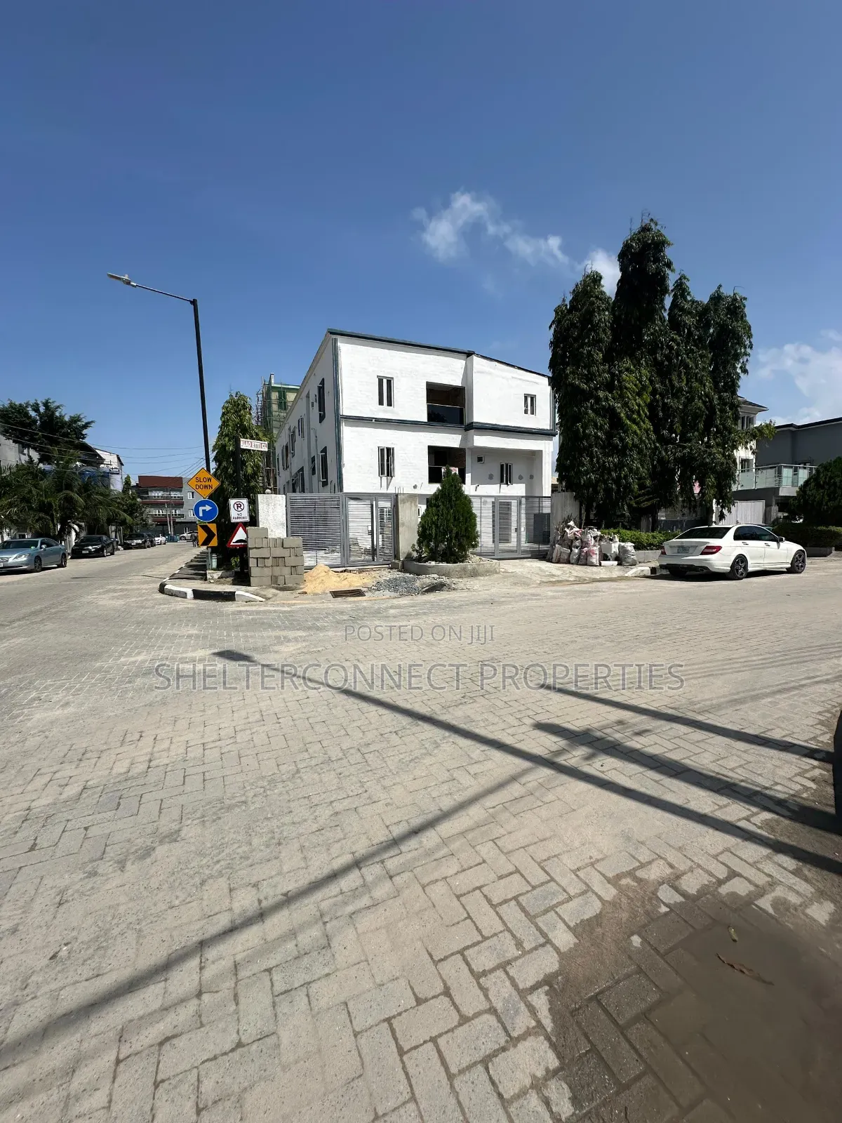 2bdrm Apartment in Lekki Expressway for sale in Lekki Expressway