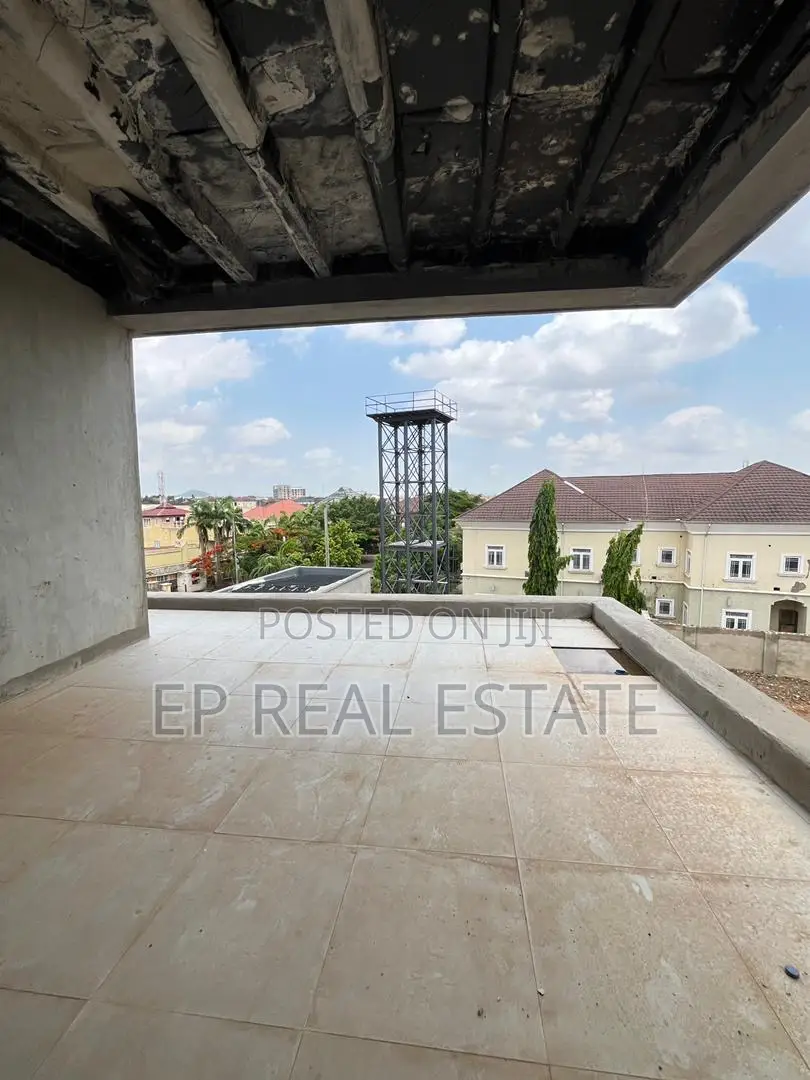 6bdrm Duplex in Apo District for sale in Apo District