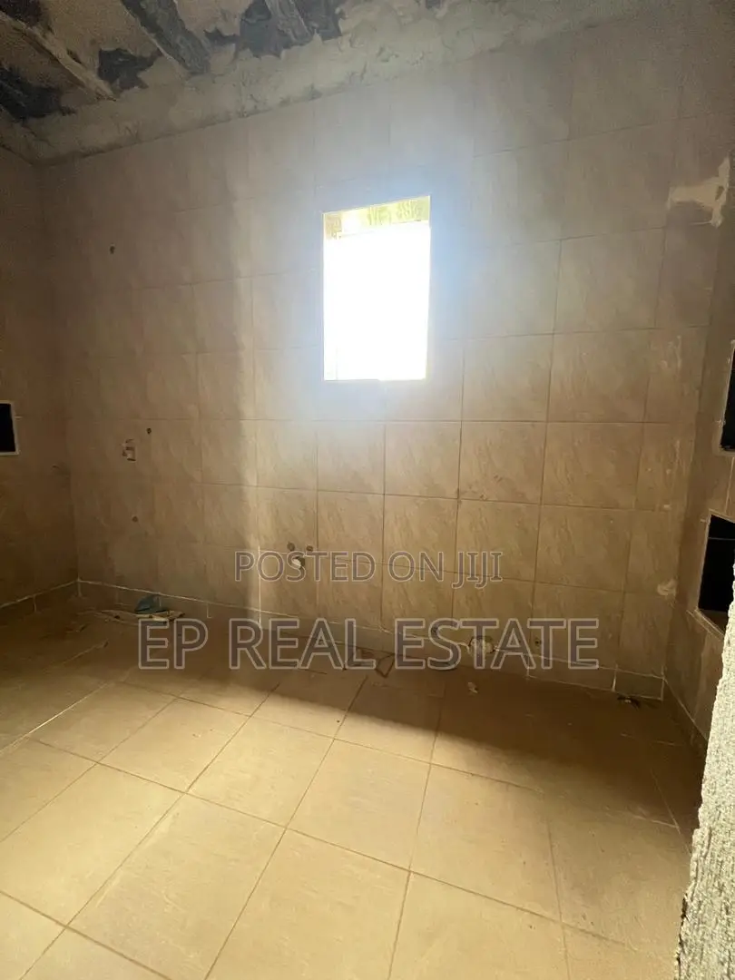 6bdrm Duplex in Apo District for sale in Apo District