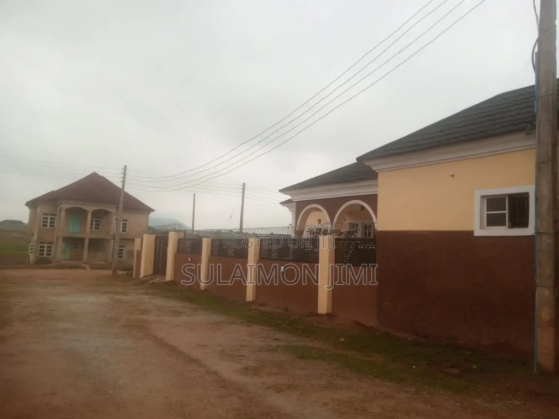 3bdrm Bungalow in Idu Industrial for rent in Idu Industrial