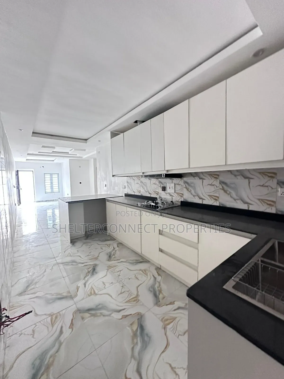 2bdrm Apartment in Lekki Expressway for sale in Lekki Expressway