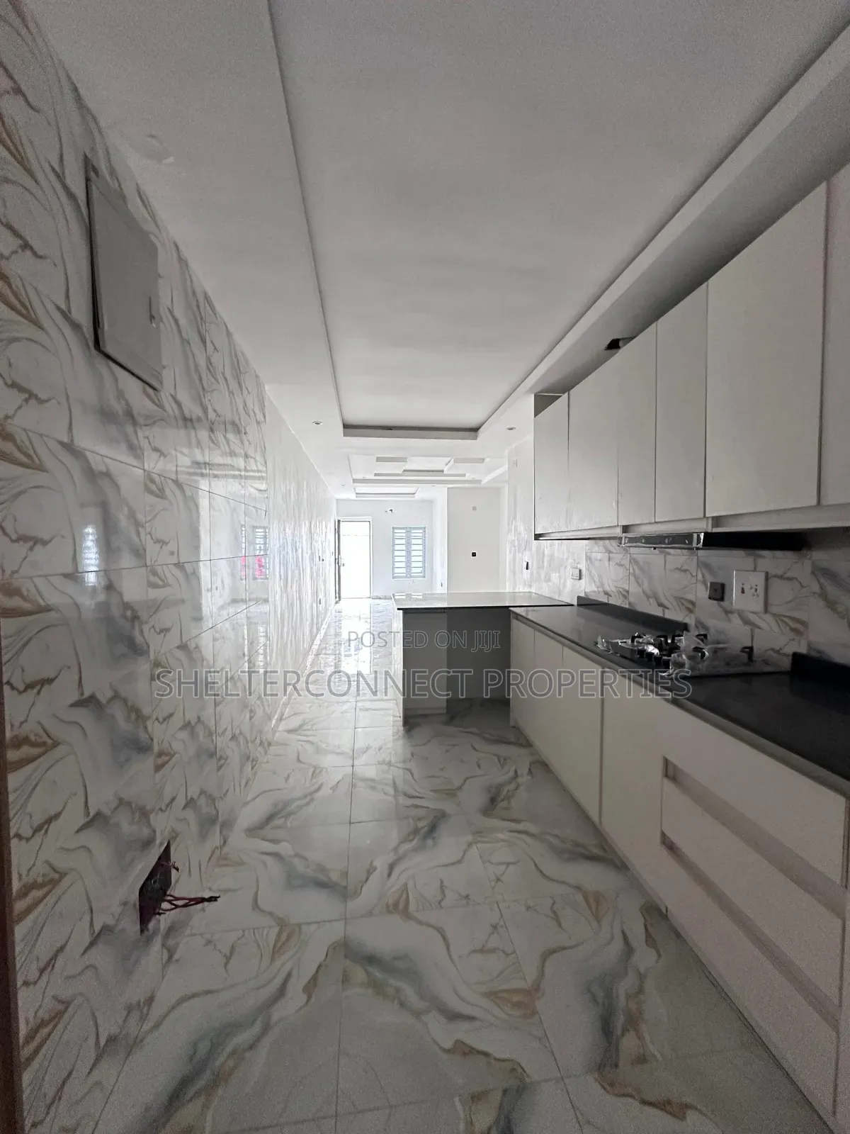 2bdrm Apartment in Lekki Expressway for sale in Lekki Expressway