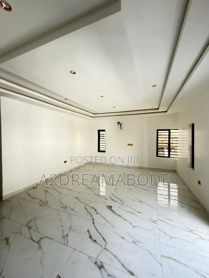 4bdrm Duplex in Oko Oba for sale in Oko-Oba