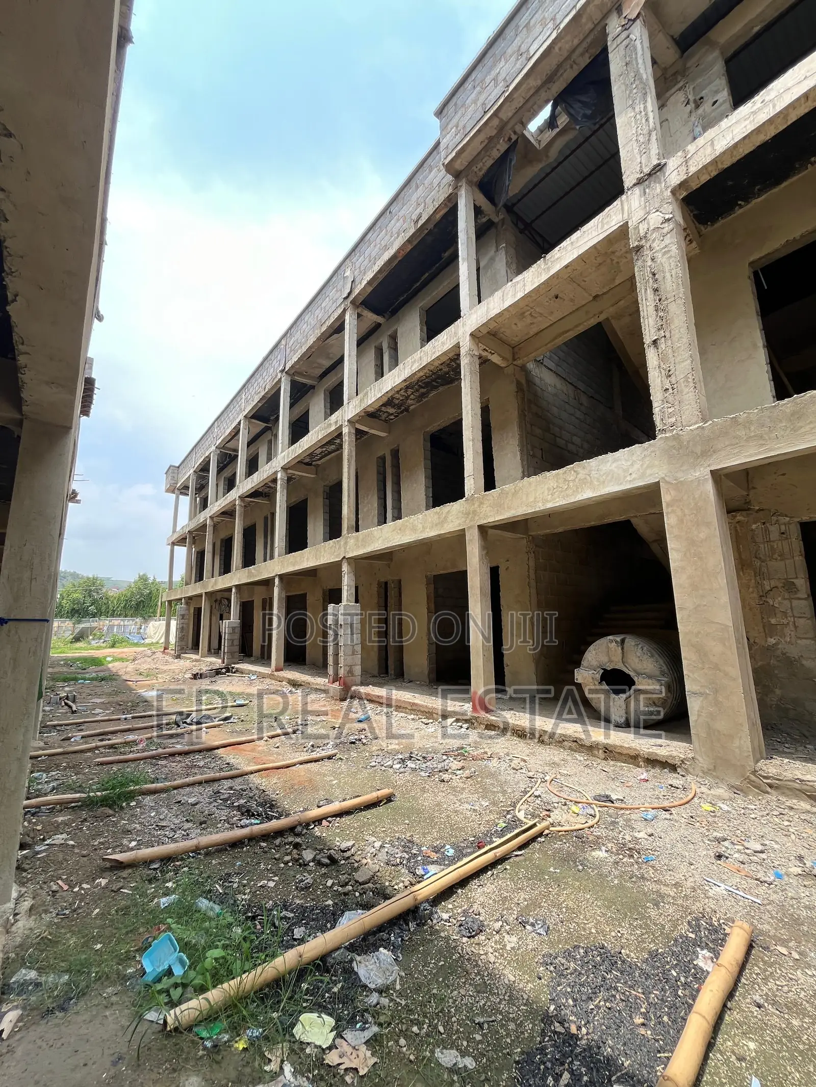 Shop/Office Space in Apo Resettlement