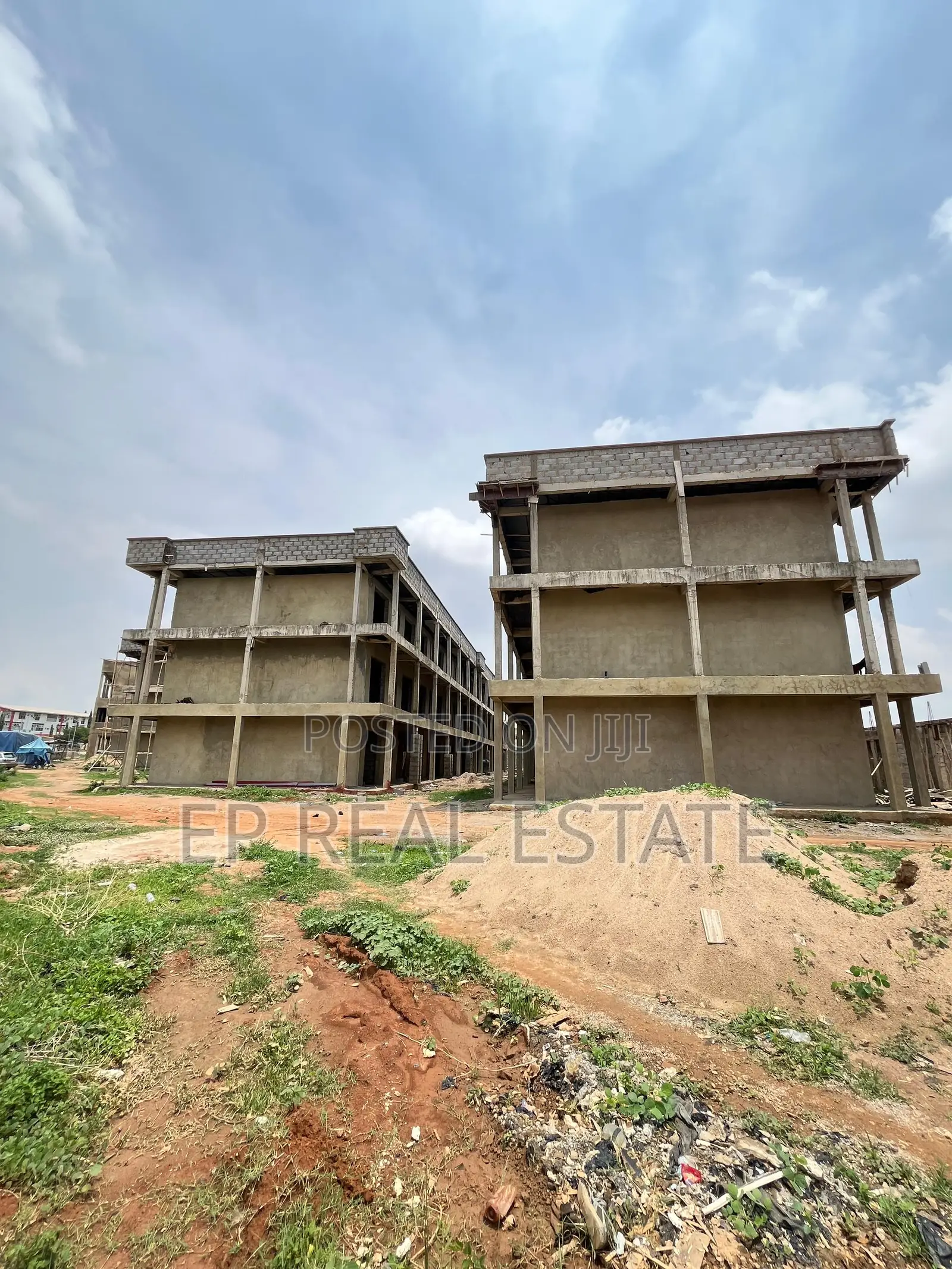 Shop/Office Space in Apo Resettlement