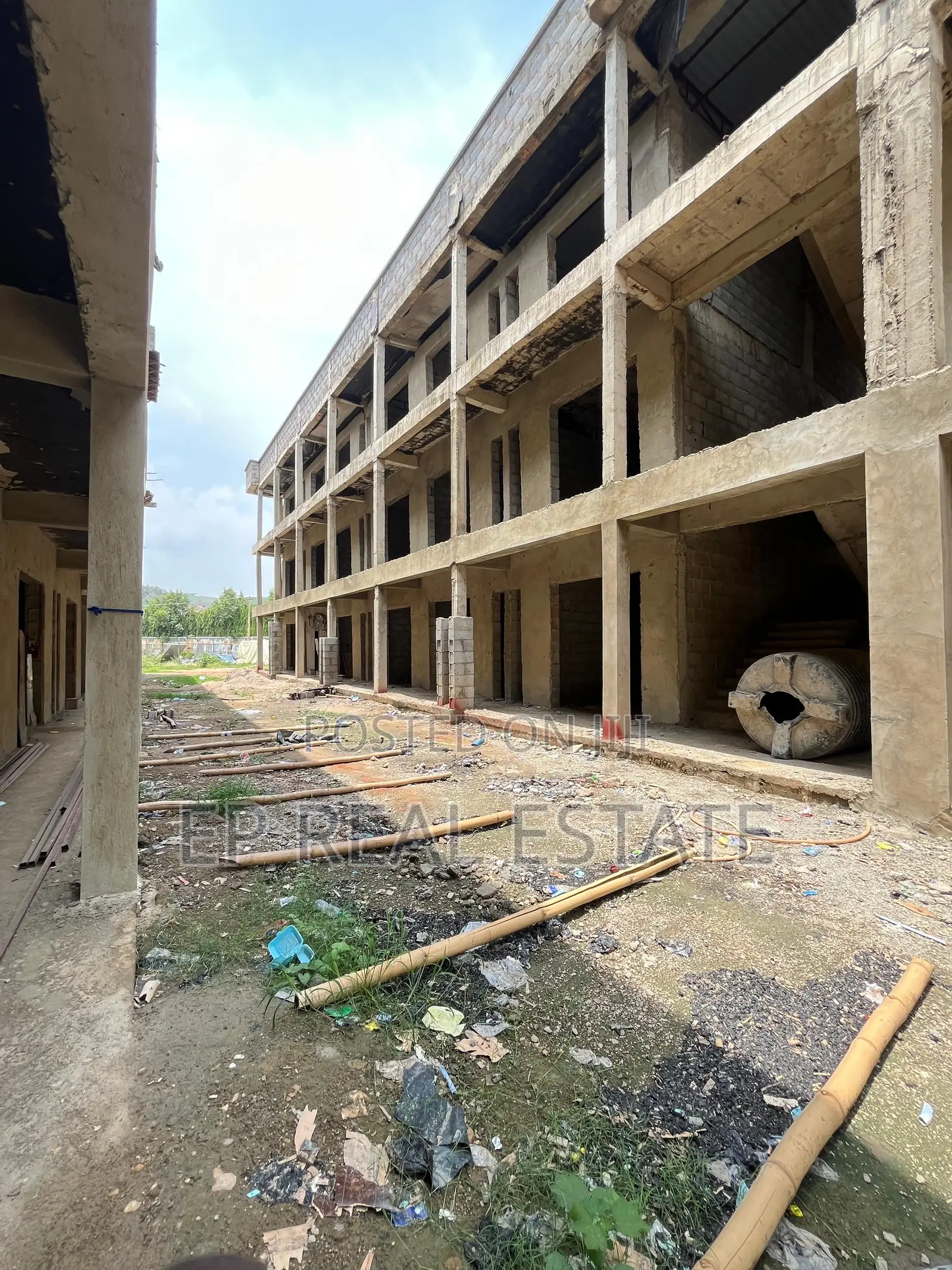 Shop/Office Space in Apo Resettlement