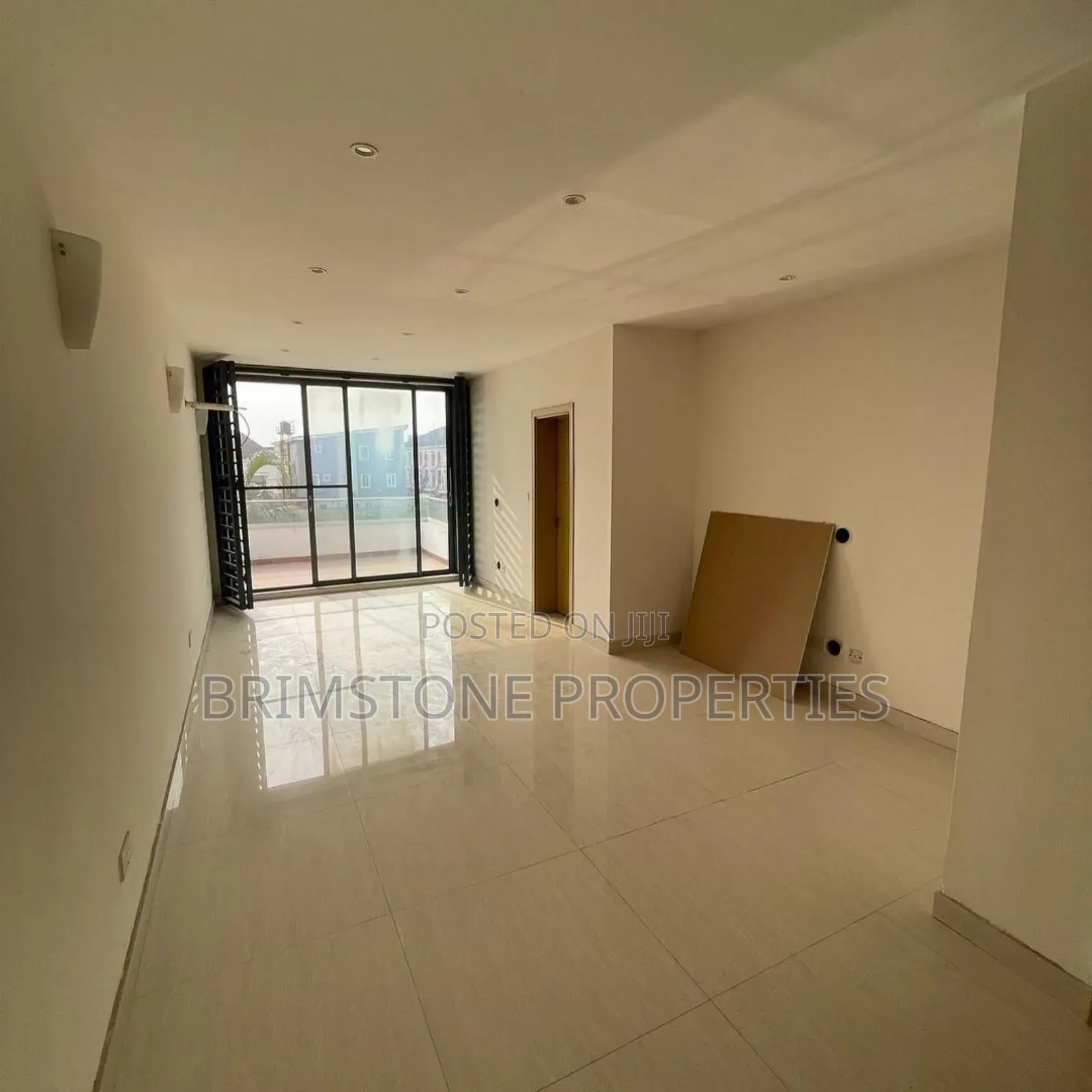 Furnished 4bdrm Duplex in Chevron for rent in Chevron