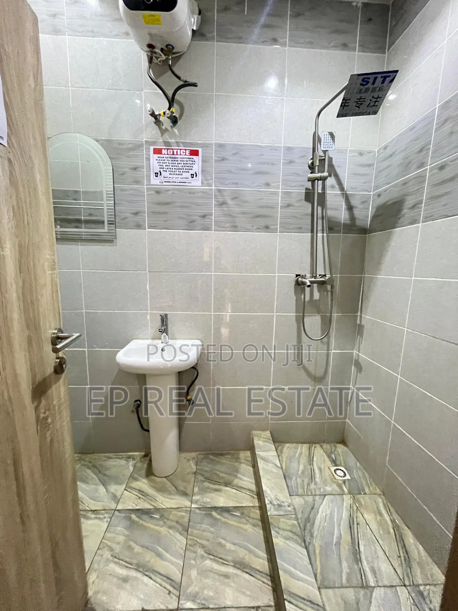 15bdrm House in Apo Resettlement for sale in Apo Resettlement