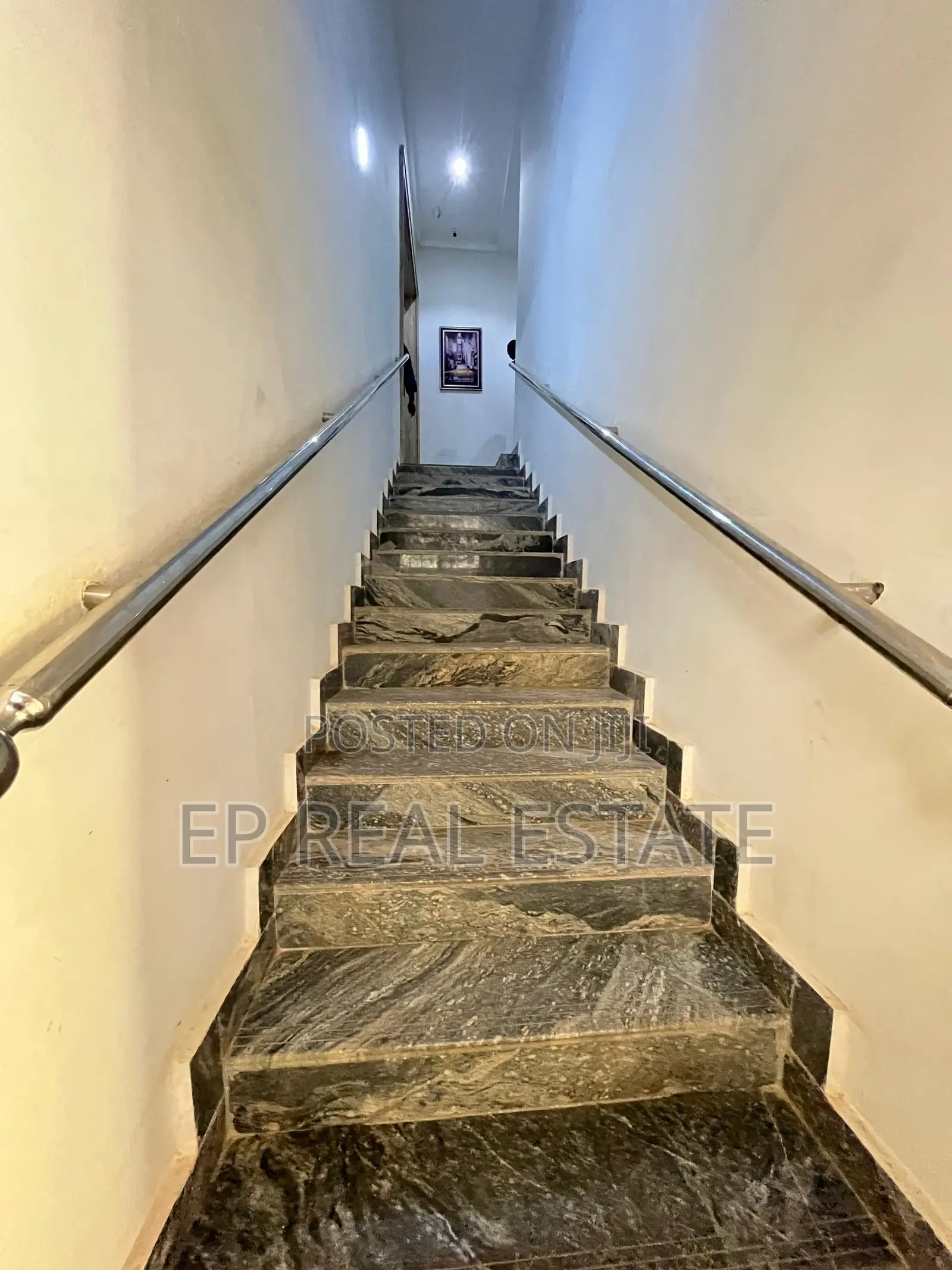 15bdrm House in Apo Resettlement for sale in Apo Resettlement