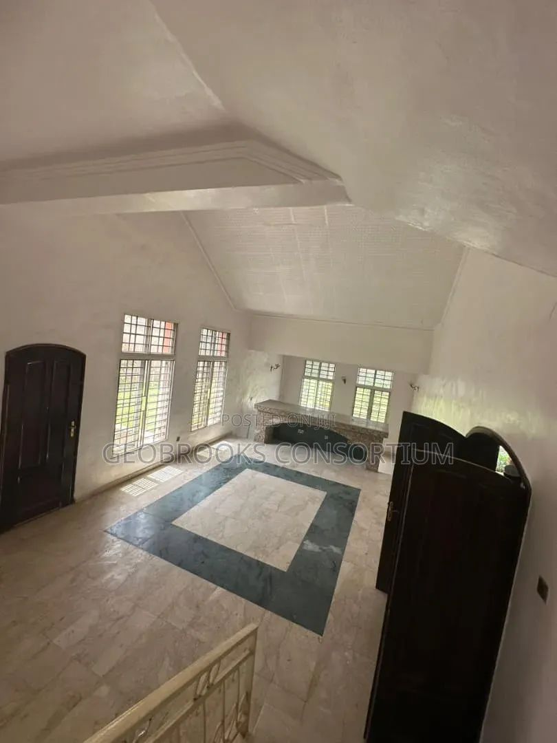 5bdrm Duplex in Agodi Gra for rent in Agodi