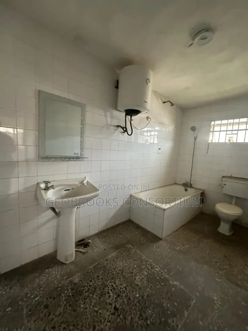 5bdrm Duplex in Agodi Gra for rent in Agodi
