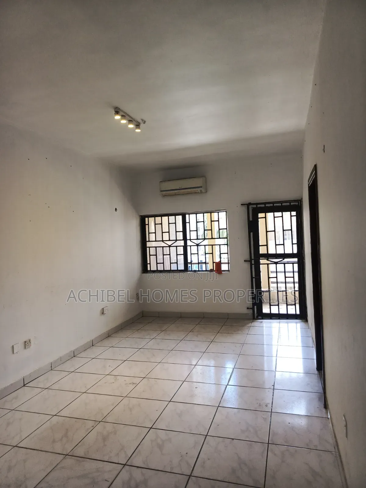 3bdrm Apartment in Off Adeola Odeku for rent in Adeola Odeku