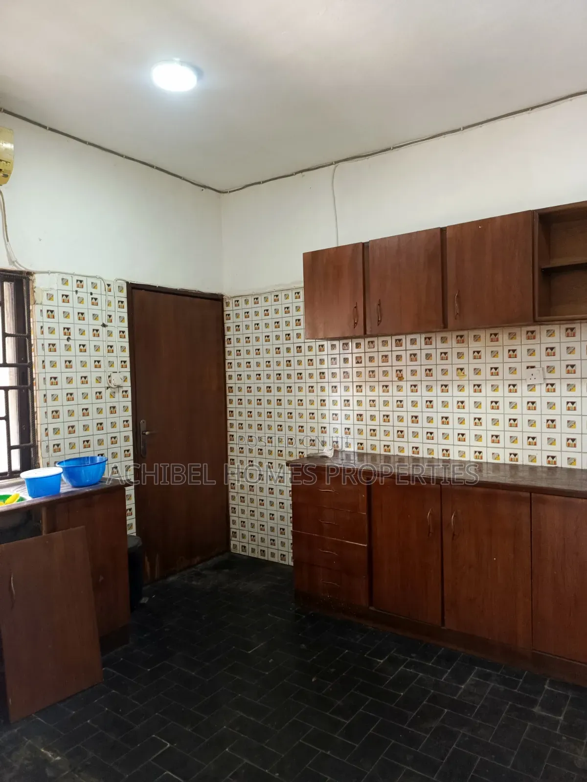 3bdrm Apartment in Off Adeola Odeku for rent in Adeola Odeku