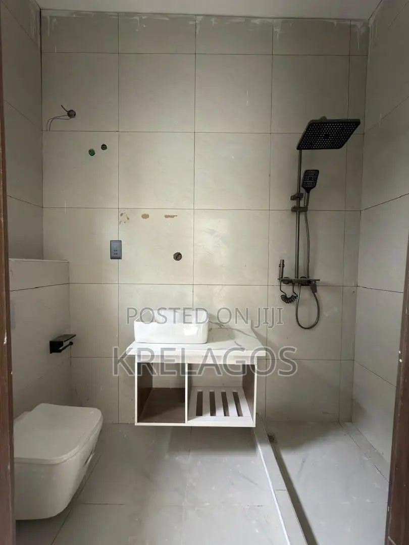 3bdrm Duplex in Ologolo for sale in Ologolo