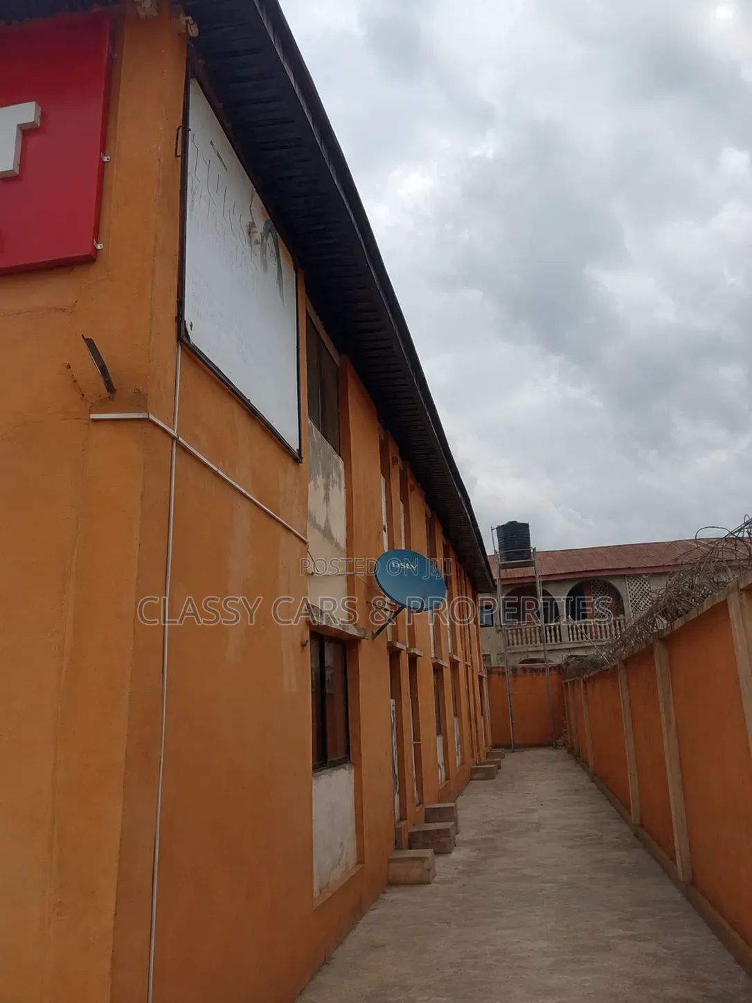 12bdrm Block of Flats in Ibadan for sale in Ibadan