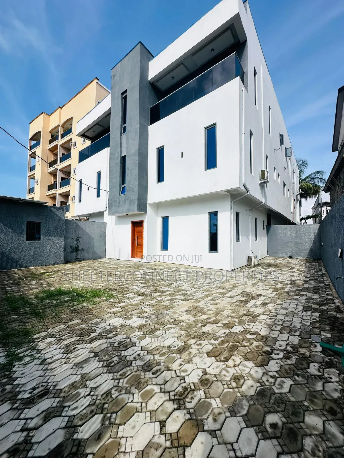 2bdrm Apartment in Chevron for rent in Chevron