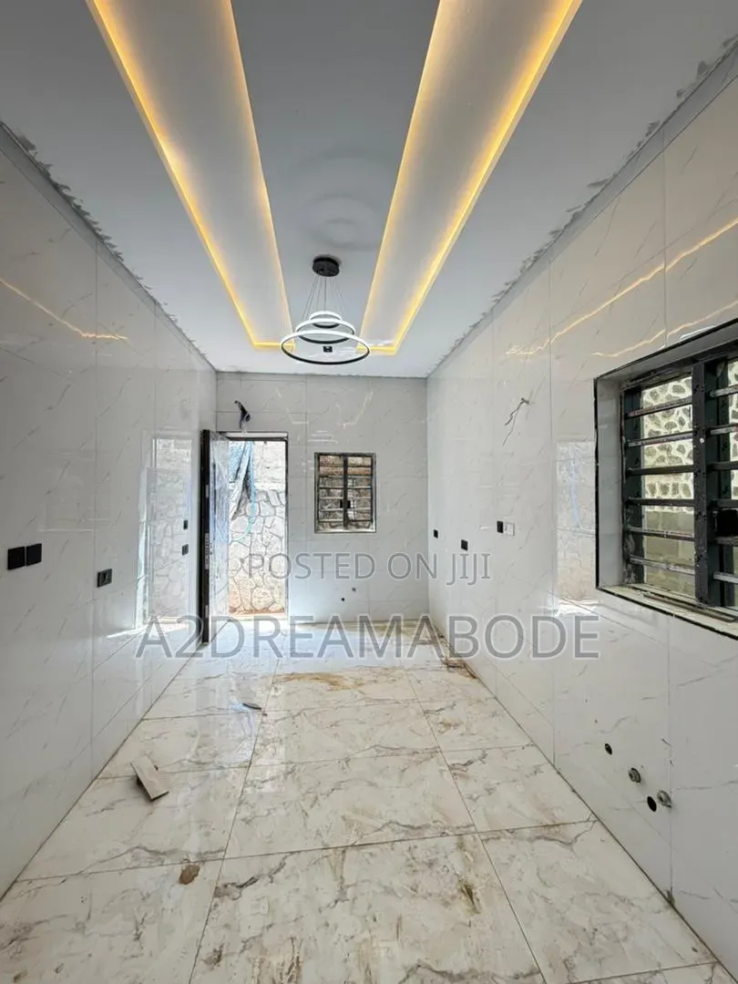4bdrm Duplex in Ikeja Gra for sale in Ikeja GRA