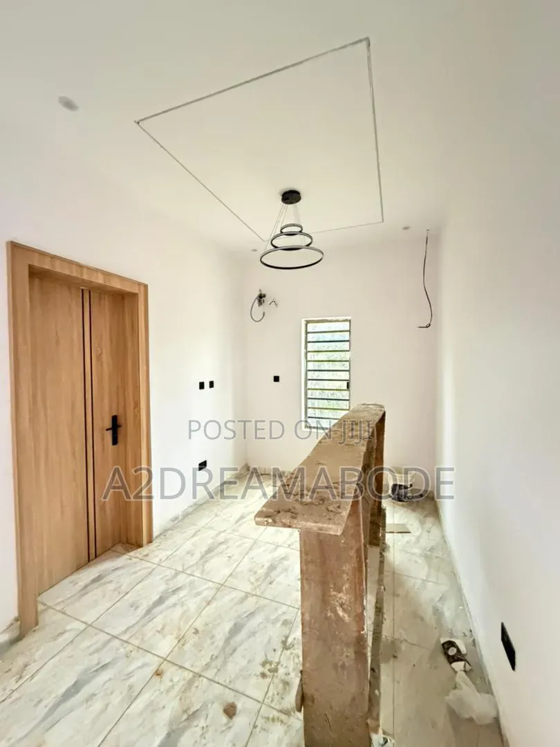 4bdrm Duplex in Ikeja Gra for sale in Ikeja GRA