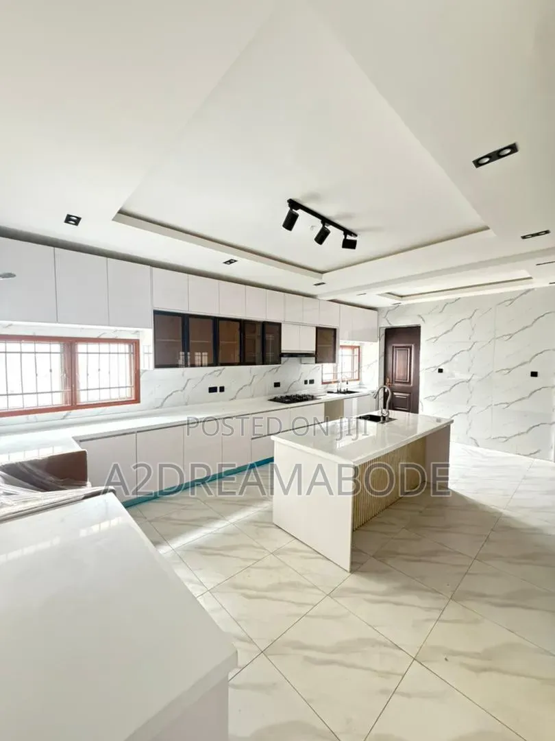 6bdrm Duplex in Ikeja Gra for sale in Ikeja GRA