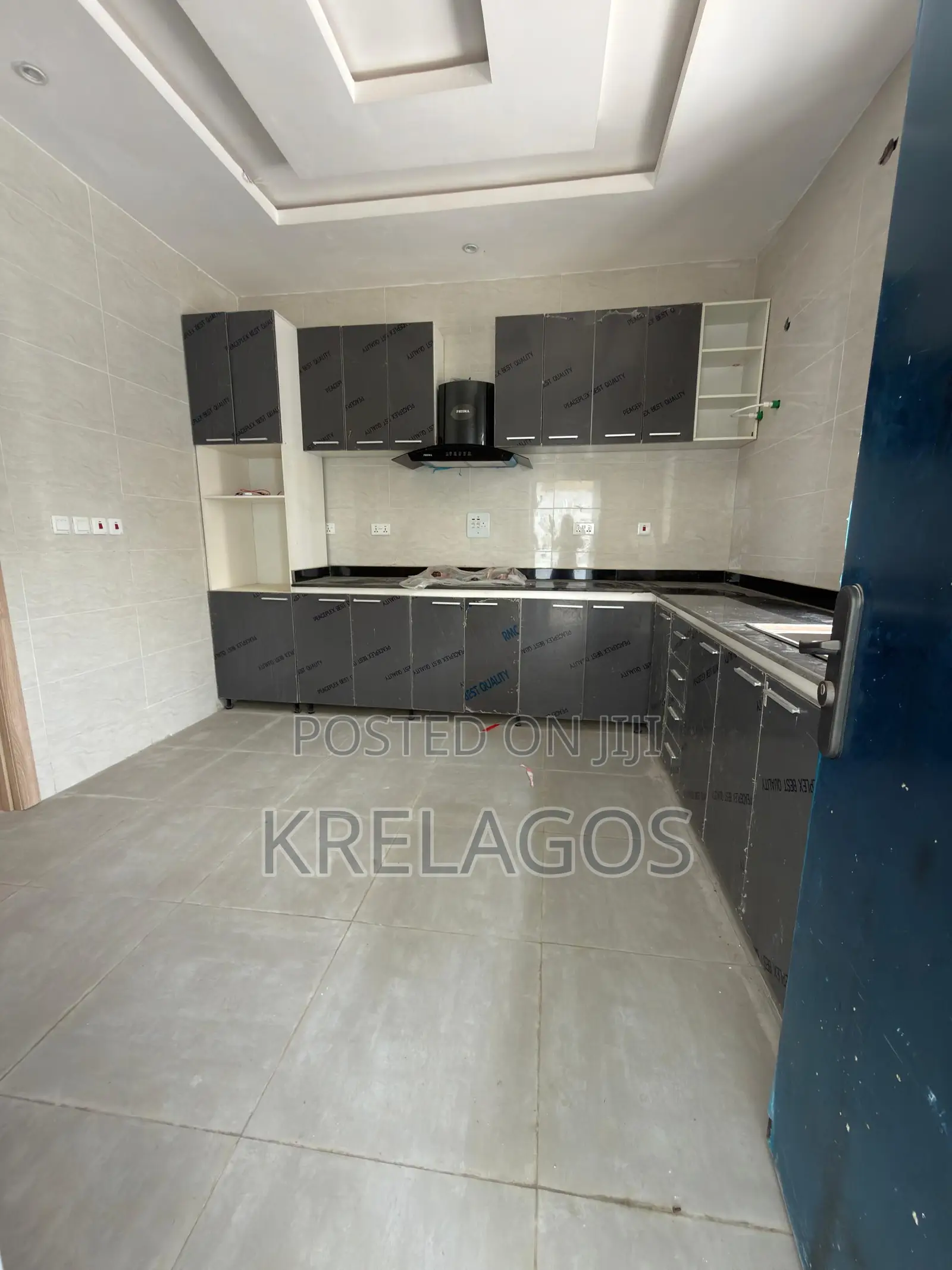 4bdrm Duplex in Ologolo for sale in Ologolo