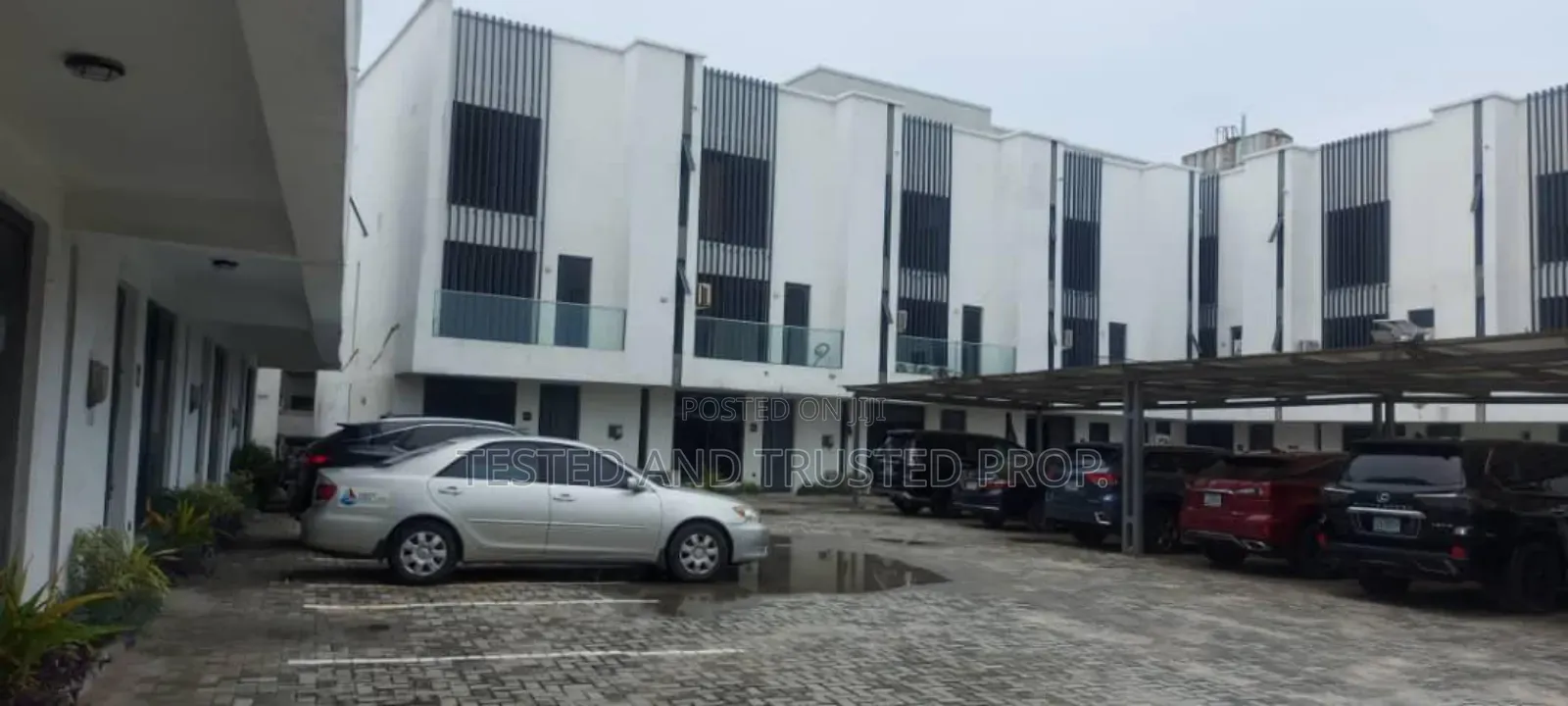 4bdrm Duplex in Illasan, Ikate for rent in Ikate