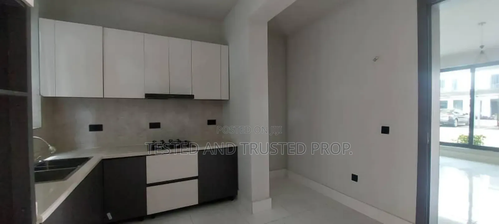 4bdrm Duplex in Illasan, Ikate for rent in Ikate