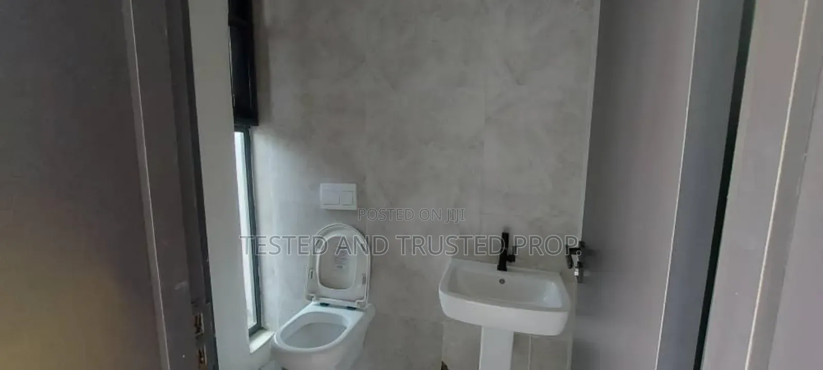 4bdrm Duplex in Illasan, Ikate for rent in Ikate